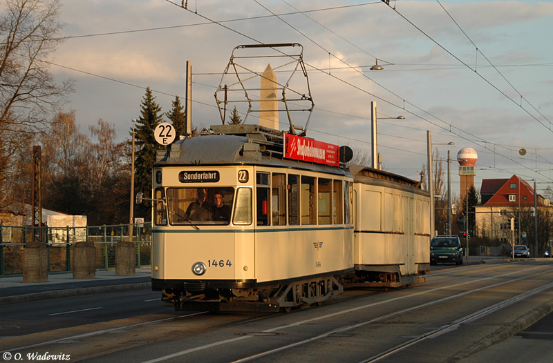 Pullmann Triebwagen mit ungewohnten Anhang