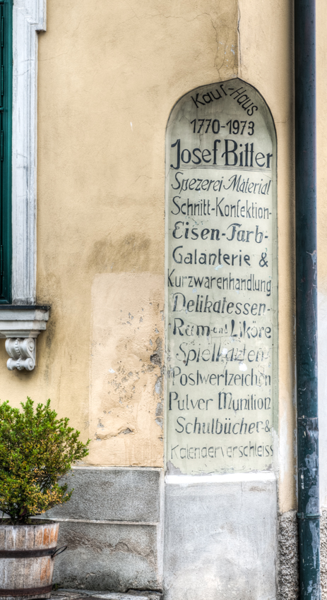 Pulver, Munition und Schulbücher