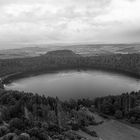 Pulvermaar bei schlechtem Wetter von oben