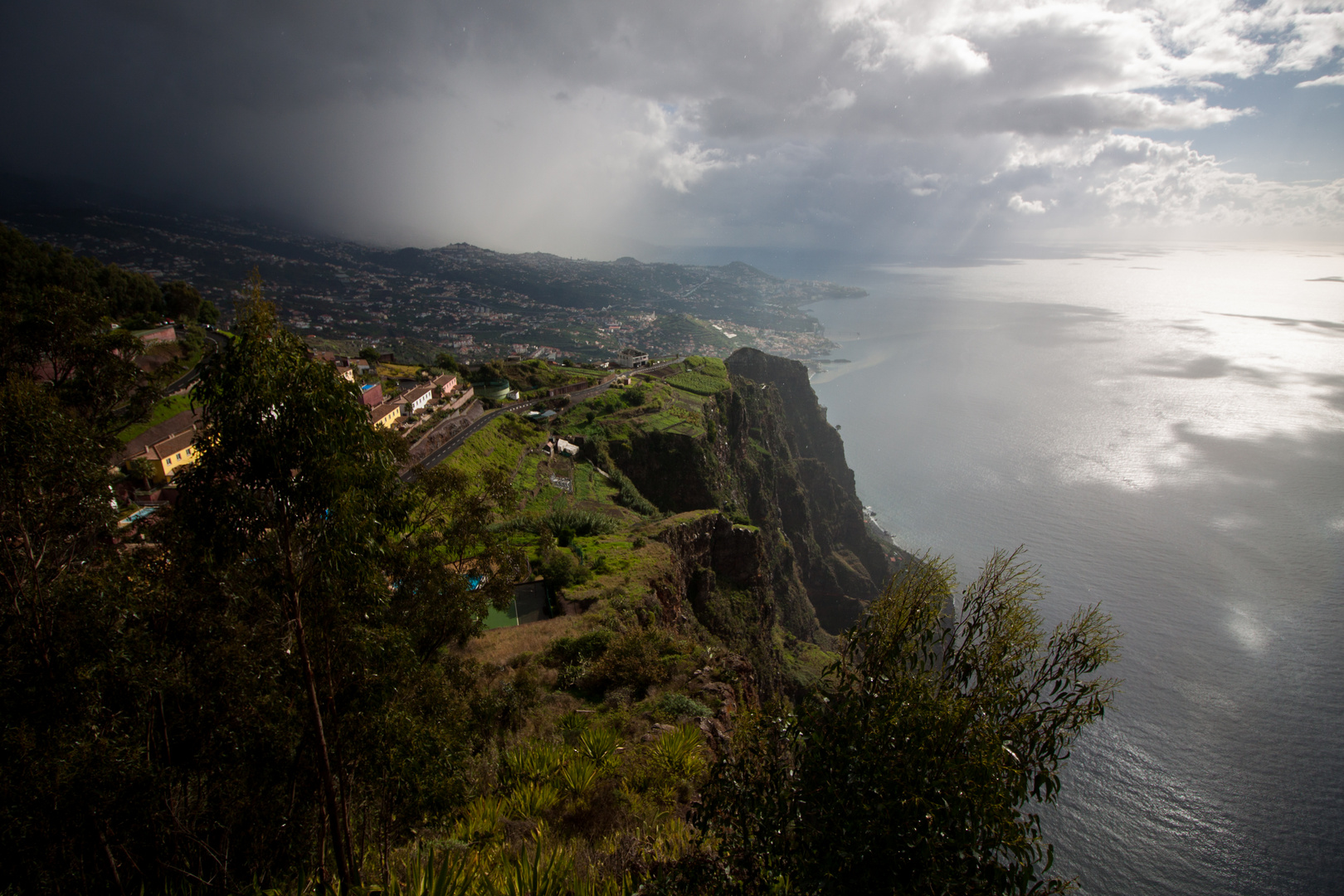 Punktuelles Unwetter über Funchal ...