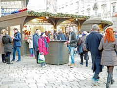 Punschtrinken in der nähe des stephansdom - sehr beliebt und wird immer teurer!