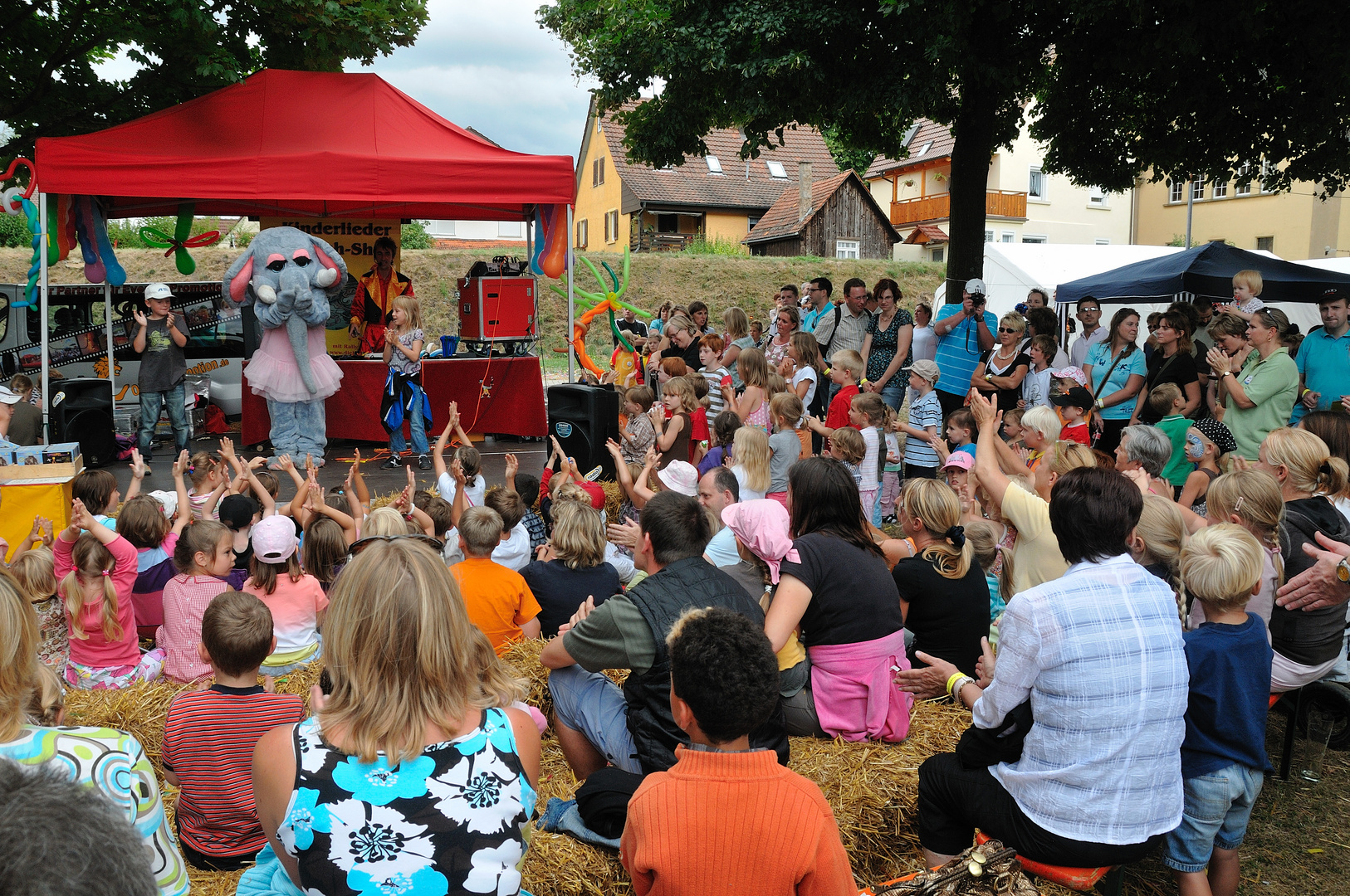 Puplikum Kinderlieder mit Rally Ewersbach