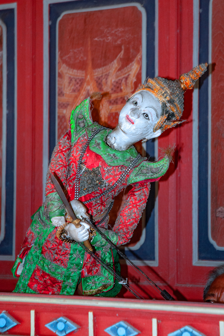 Puppet performance from Ramayana epos