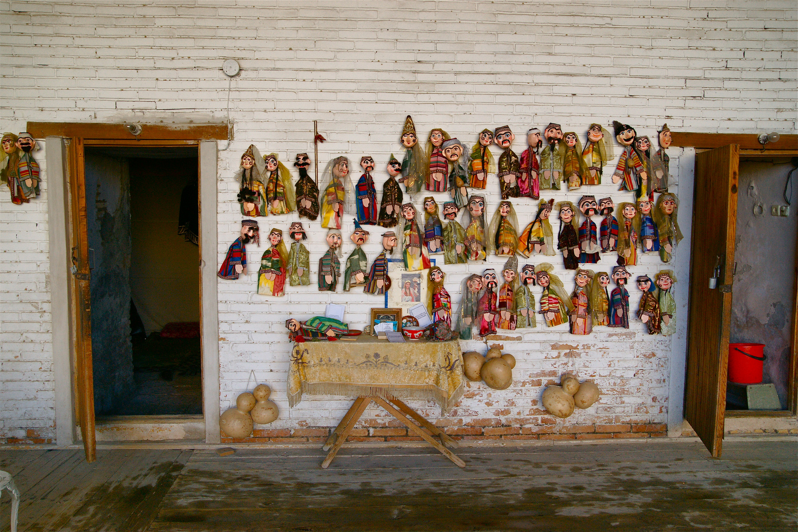 Puppets on the wall