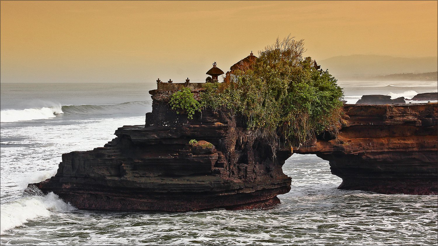 * Pura Tanah Lot *