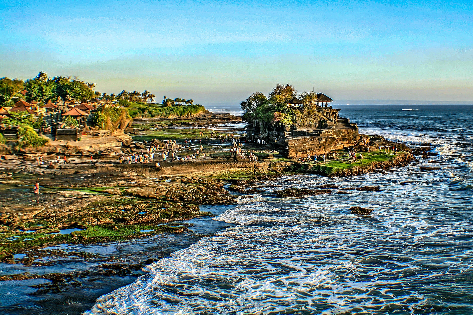  Pura Tanah Lot Tempel in Indonesien. 