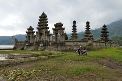 ...Pura Ulun Danu Tamblingan...