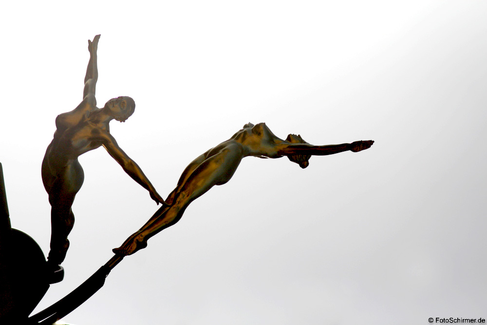 pure, gold, naked, on top, backlit