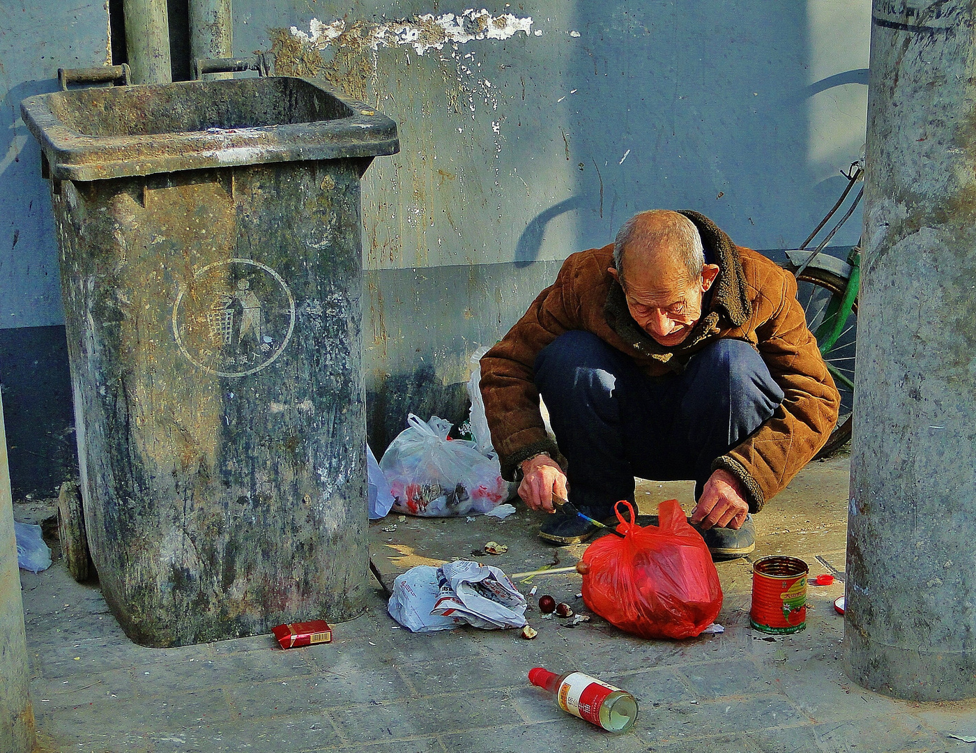 Pure poverty (China Hutong)