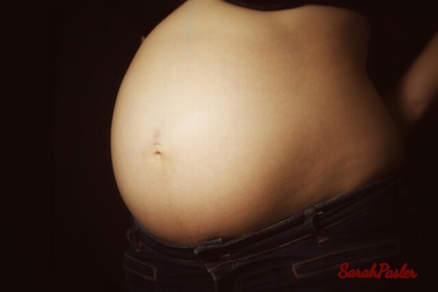 Purer Babybauch ohne Schnick Schnack