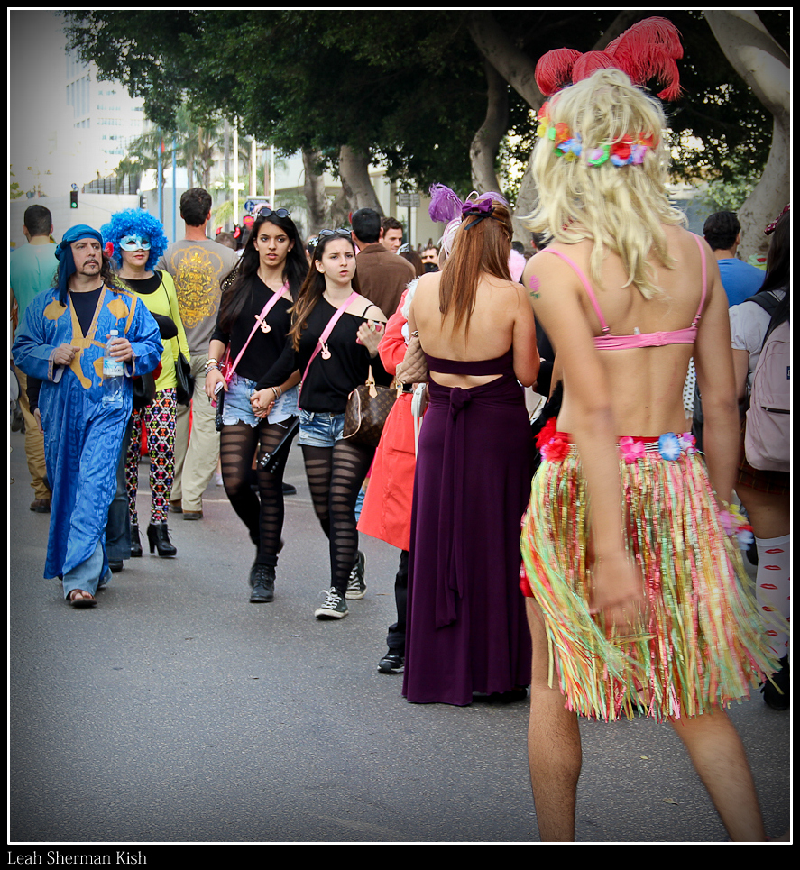 purim 2013: his pink bra..