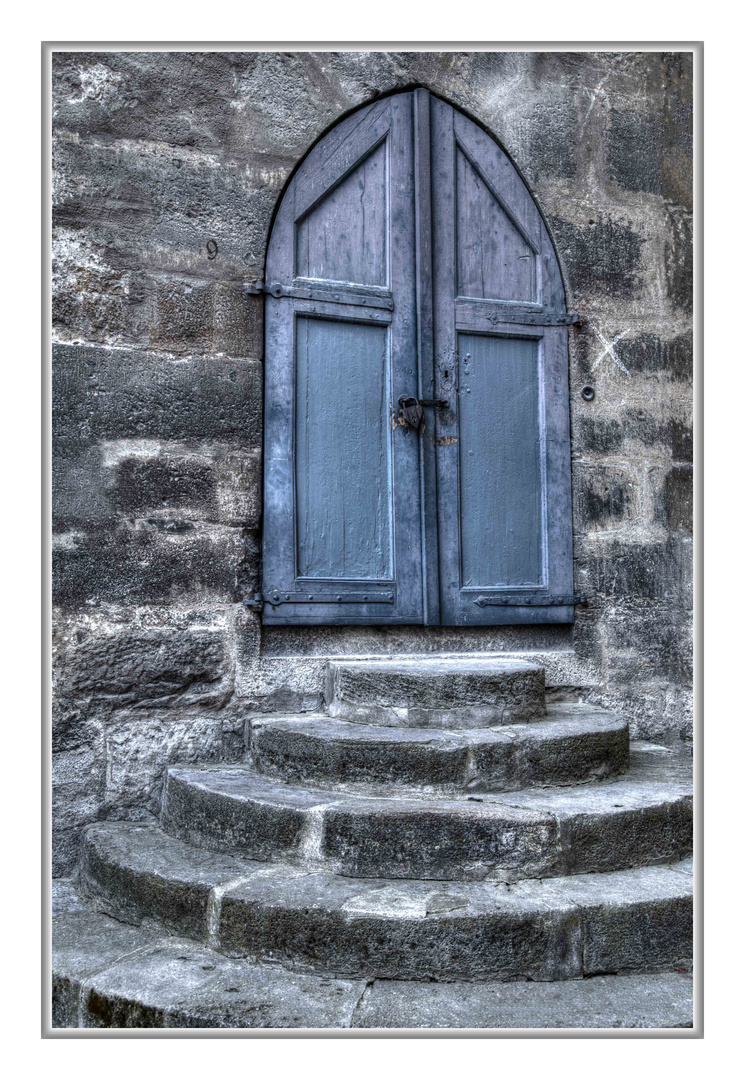 Purpel Door