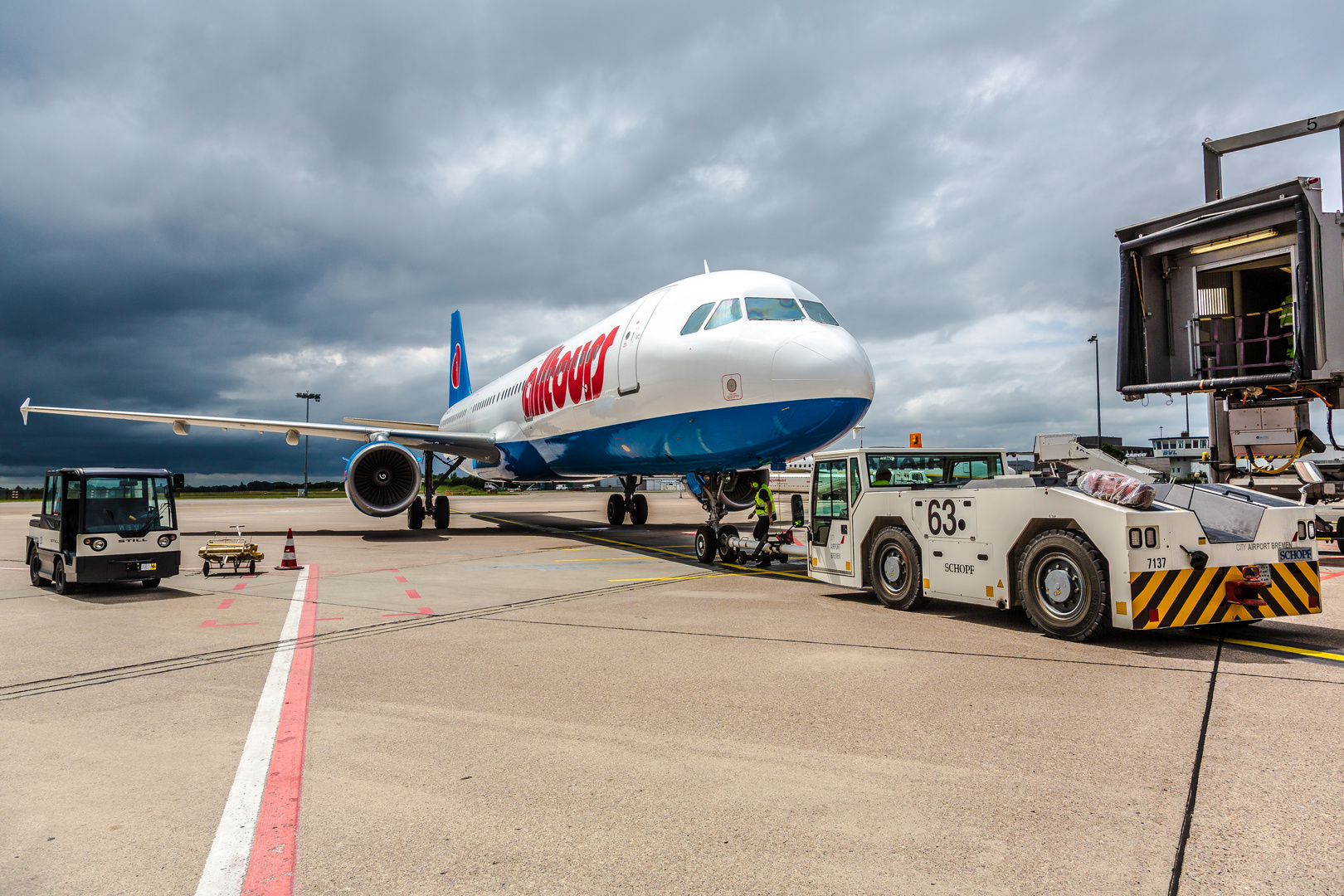 Pushback A321 Germania_Alltours Branding