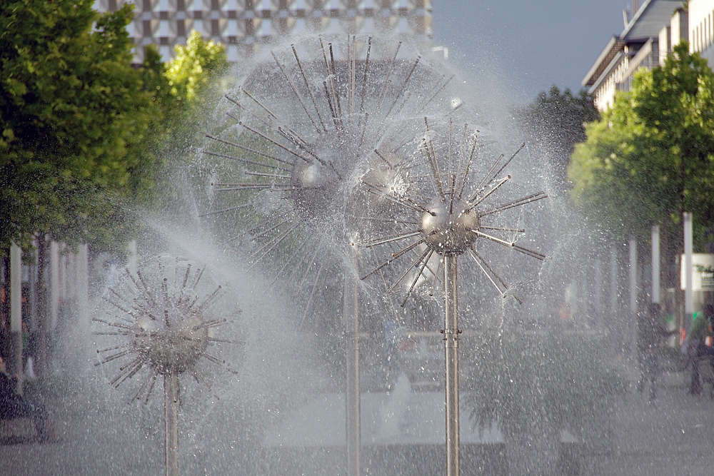 Pusteblumenbrunnen auf der Pragerstrasse