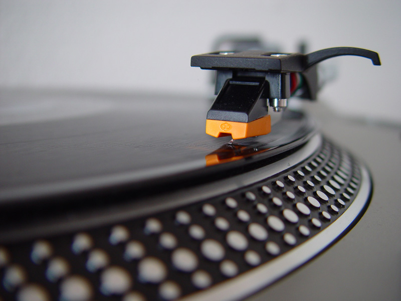 Put The Needle On The Record Foto & Bild | industrie und technik