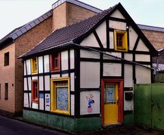 Putziges Häuschen in Bonn-Mehlem