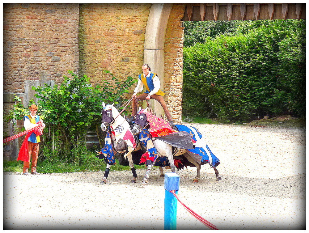 PUY DU FOU -1- Spectacle du Secret de la Lance.