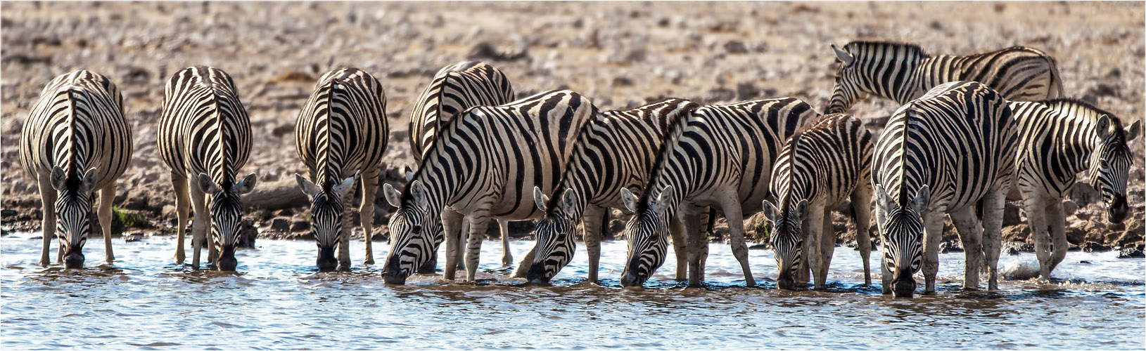 Pyjamaparty an der Wasserstelle