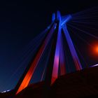 Pylonbrücke bei Nacht