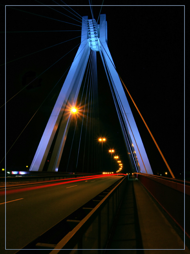 Pylonbrücke Ludwigshafen bei Nacht