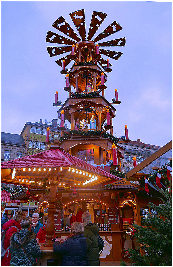 Pyramide auf dem Fürther Weihnachtsmarkt