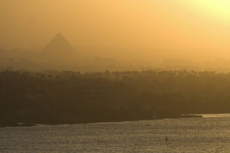 Pyramide bei Sonnenuntergang