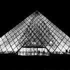 Pyramide beim Louvre