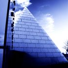 Pyramide Blau