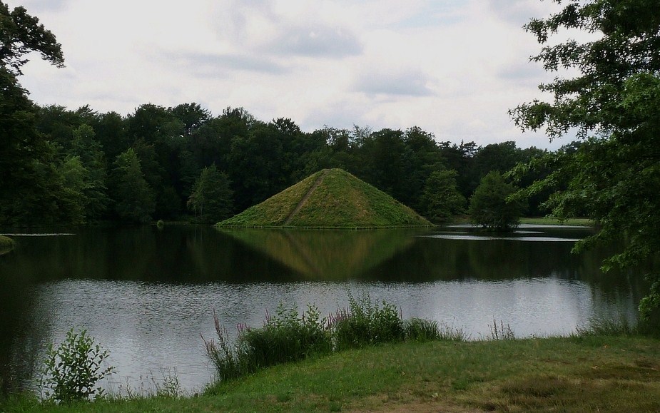 Pyramide Branitzer Park