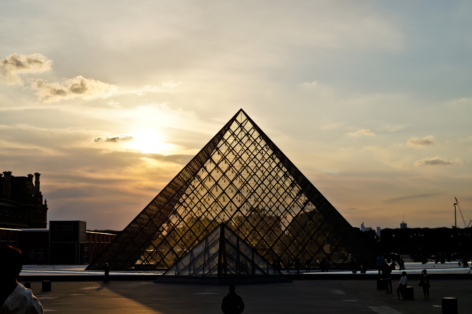 Pyramide de Louvre