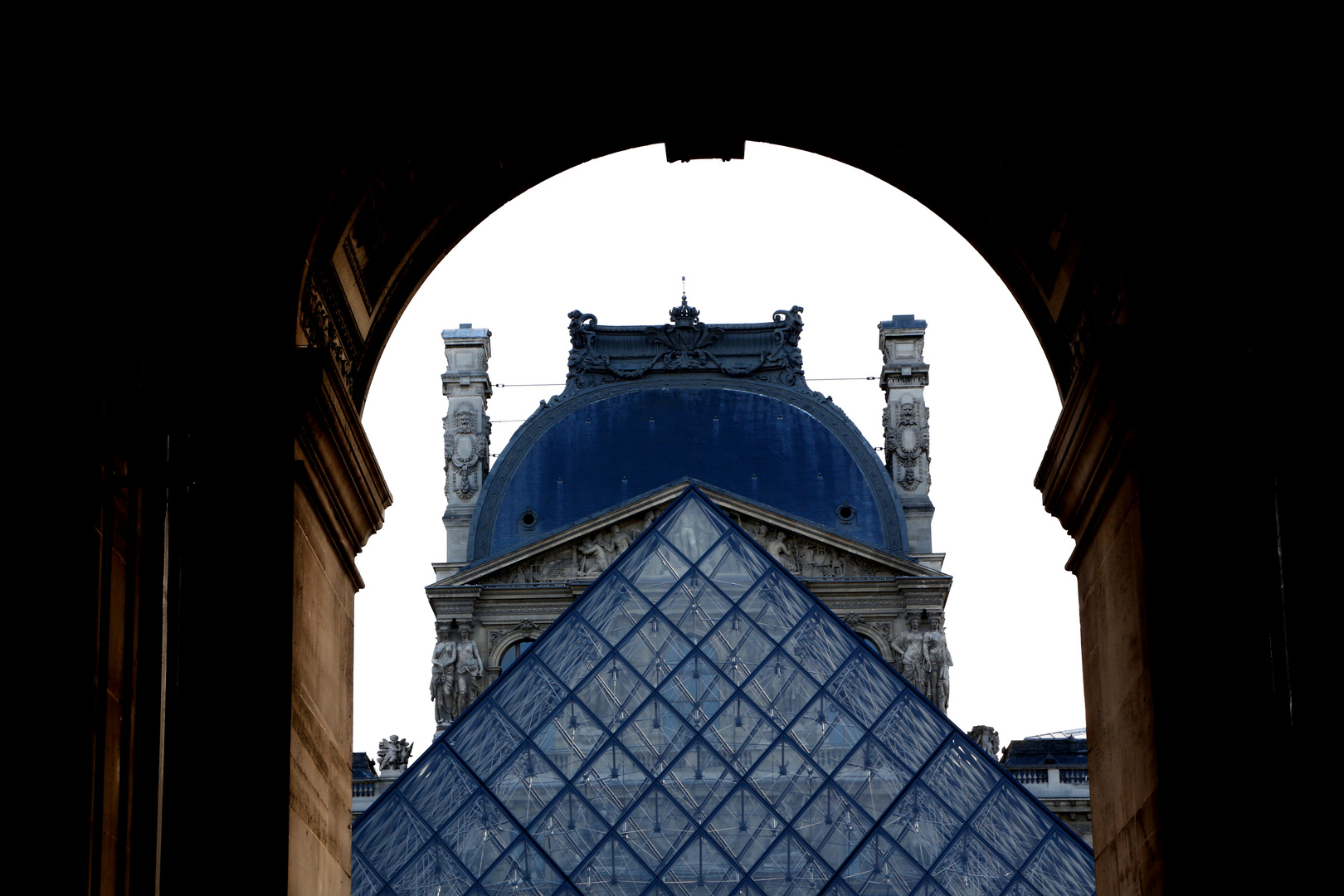 Pyramide des Louvre, Paris