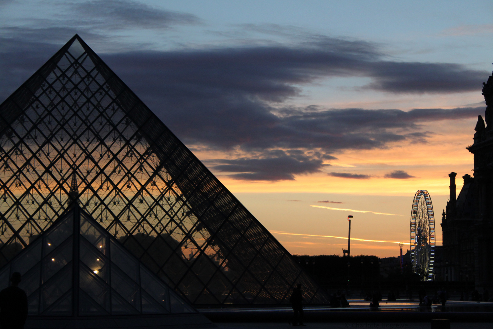 Pyramide du Louvre