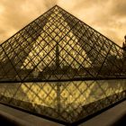 pyramide du louvre