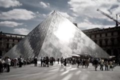 Pyramide du Louvre