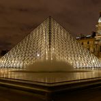 Pyramide du Louvre