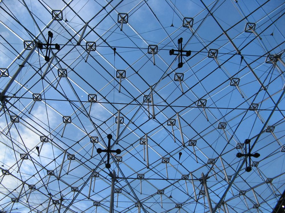 Pyramide du Louvre de a line 