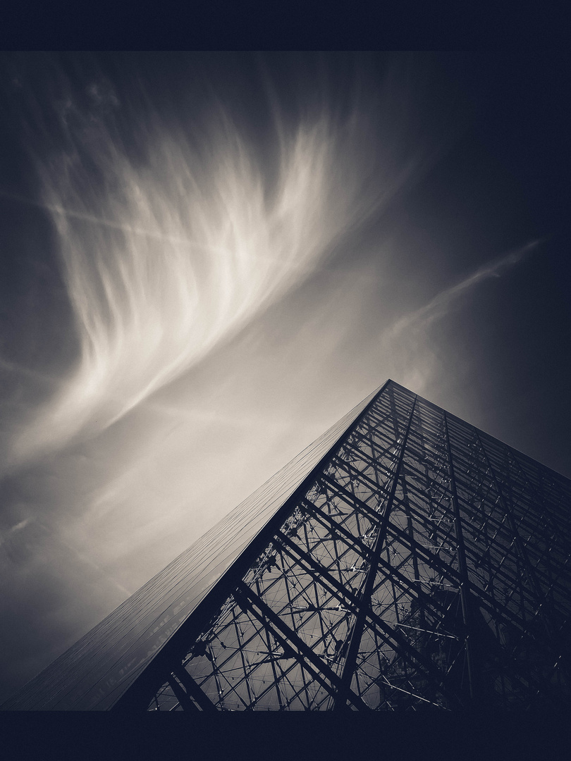 Pyramide du Louvre 