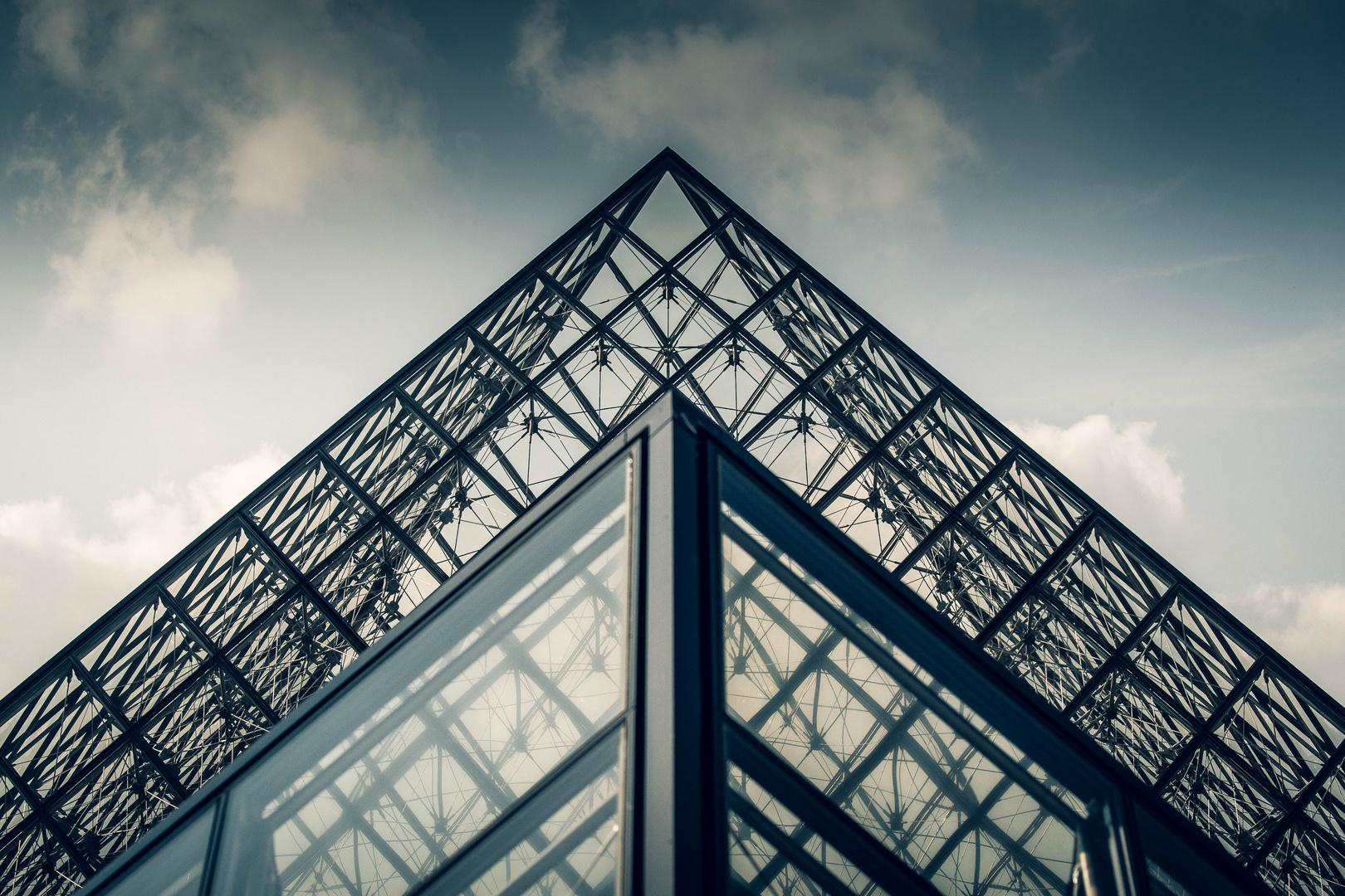 Pyramide et pyramidion du Louvres / Paris