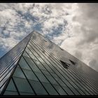 Pyramide Fürth - Treffpunk von Himmel und Architektur