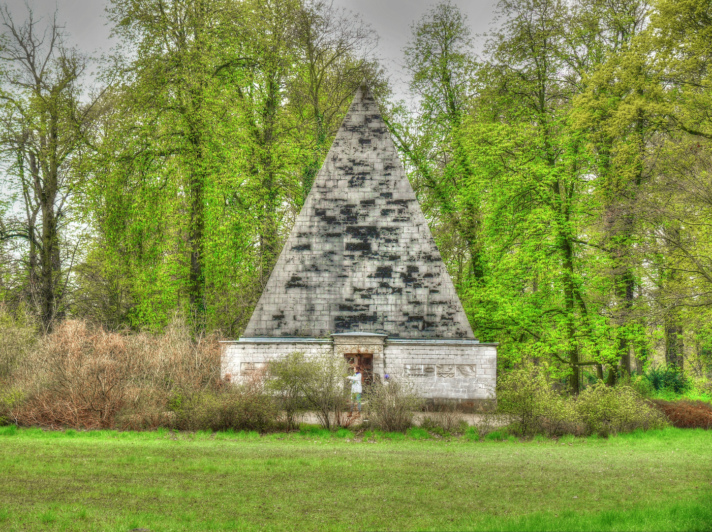 Pyramide im Neuen Garten / Potsdam Foto & Bild architektur