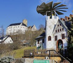 Pyramide mit Burg...