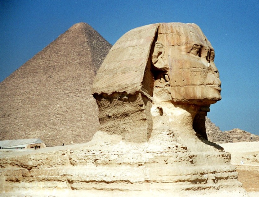 Pyramide mit Sphinx in Gizeh