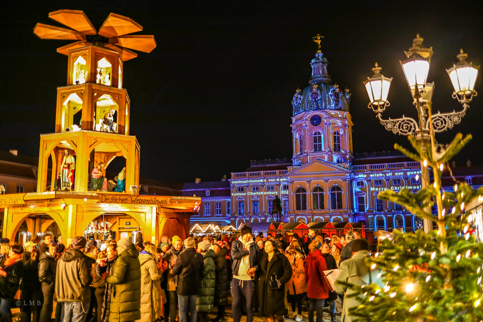 Pyramide, Schloss und Weihnachtsbaum