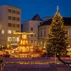 Pyramide und Weihnachtsbaum