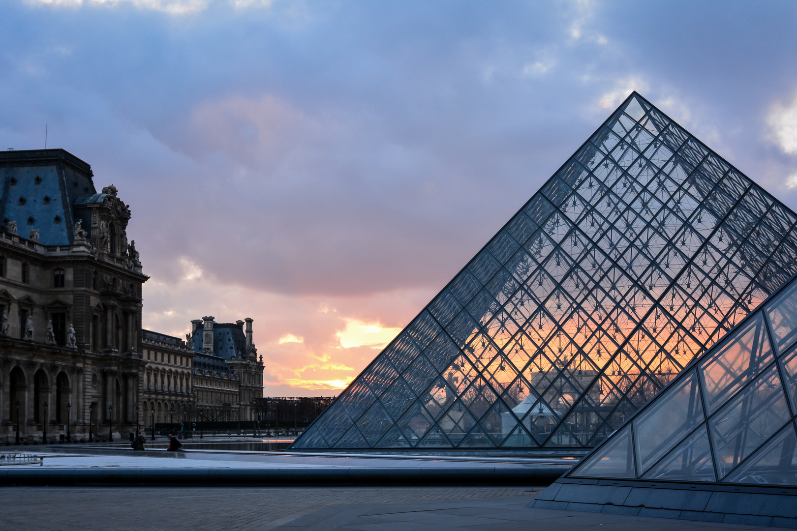 Pyramide von Louvre