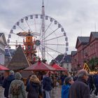 Pyramide vor Pyramide vor Riesenrad