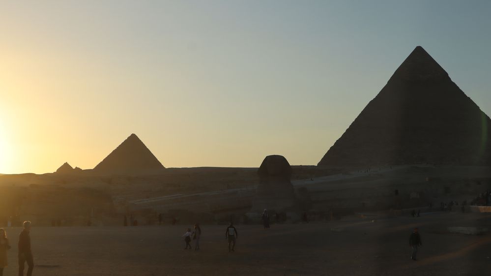 Pyramiden im Licht