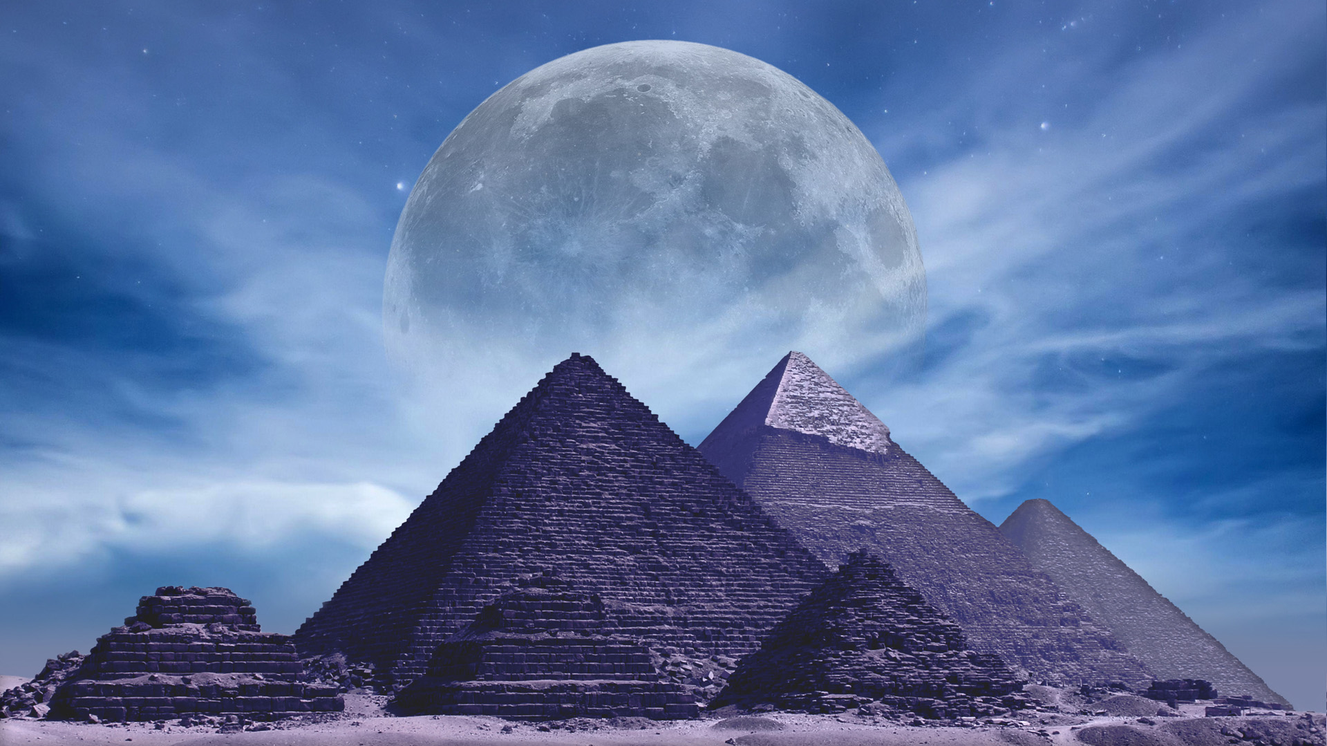 Pyramiden im Mondaufgang