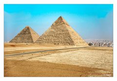 Pyramiden von Gizeh im vollen Sonnenlicht