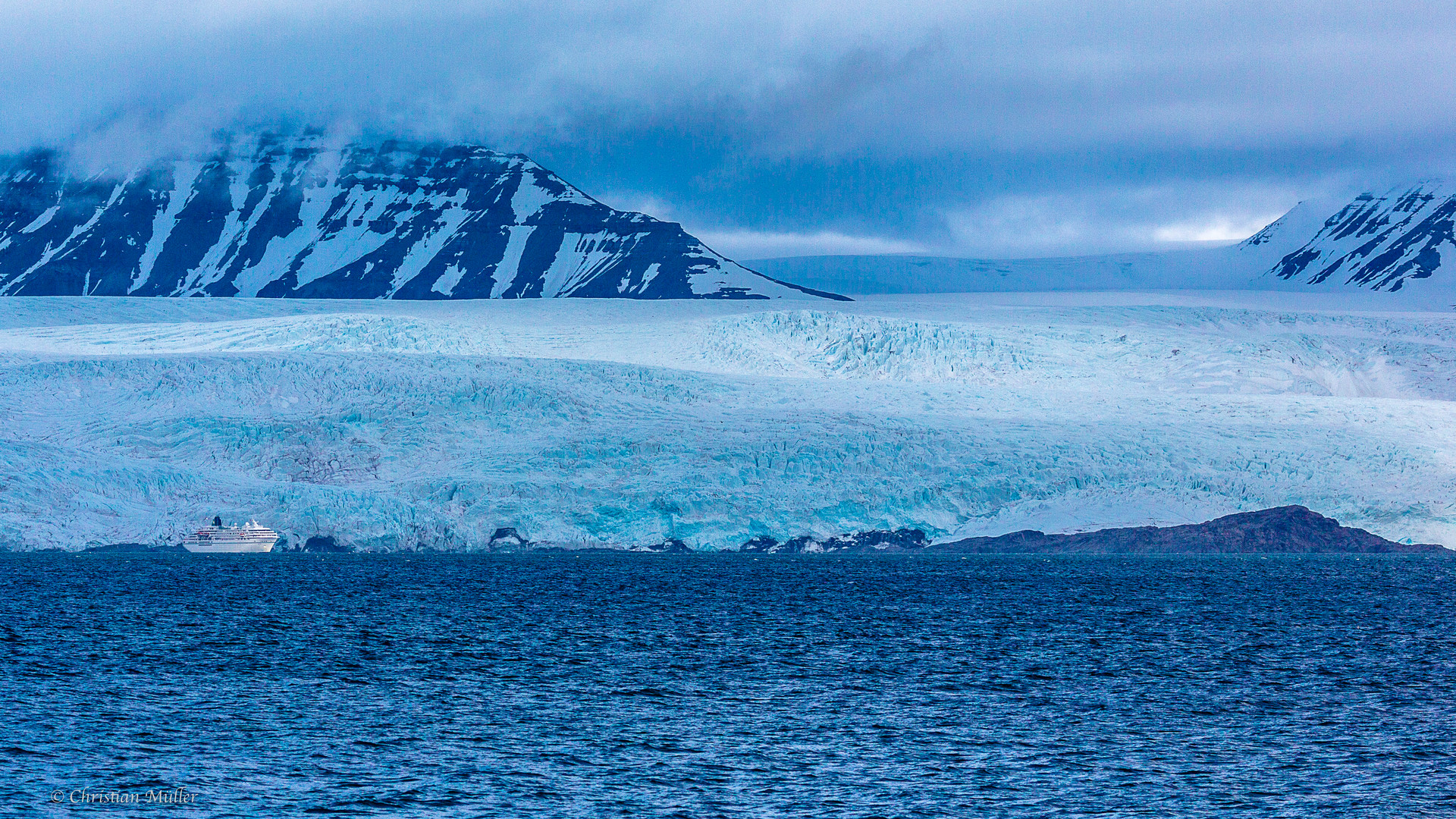 Pyramiden6: Nordenskiöld-Gletscher